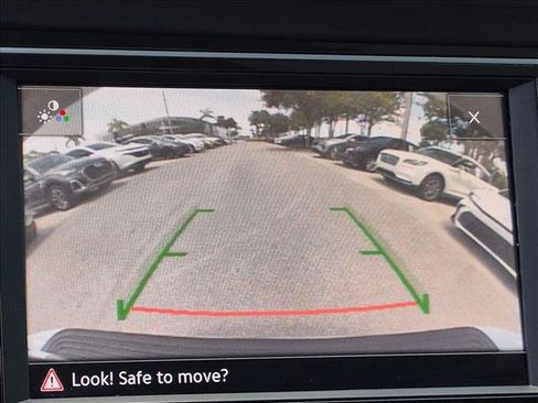 Used 2023 Volkswagen Jetta SE w/ Panoramic Sunroof Package FWD image 12