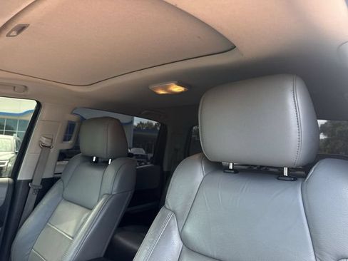 Used 2017 Toyota Tundra Limited w/ Limited Premium Package AWD/4WD image 11