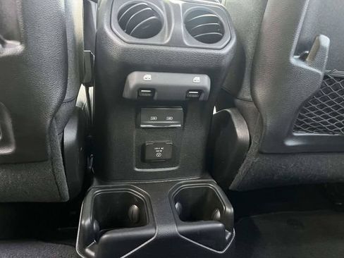 Used 2024 Jeep Wrangler Unlimited Rubicon w/ Technology Group AWD/4WD image 15