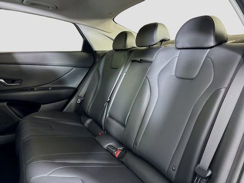 Used 2023 Hyundai Elantra Limited image 26