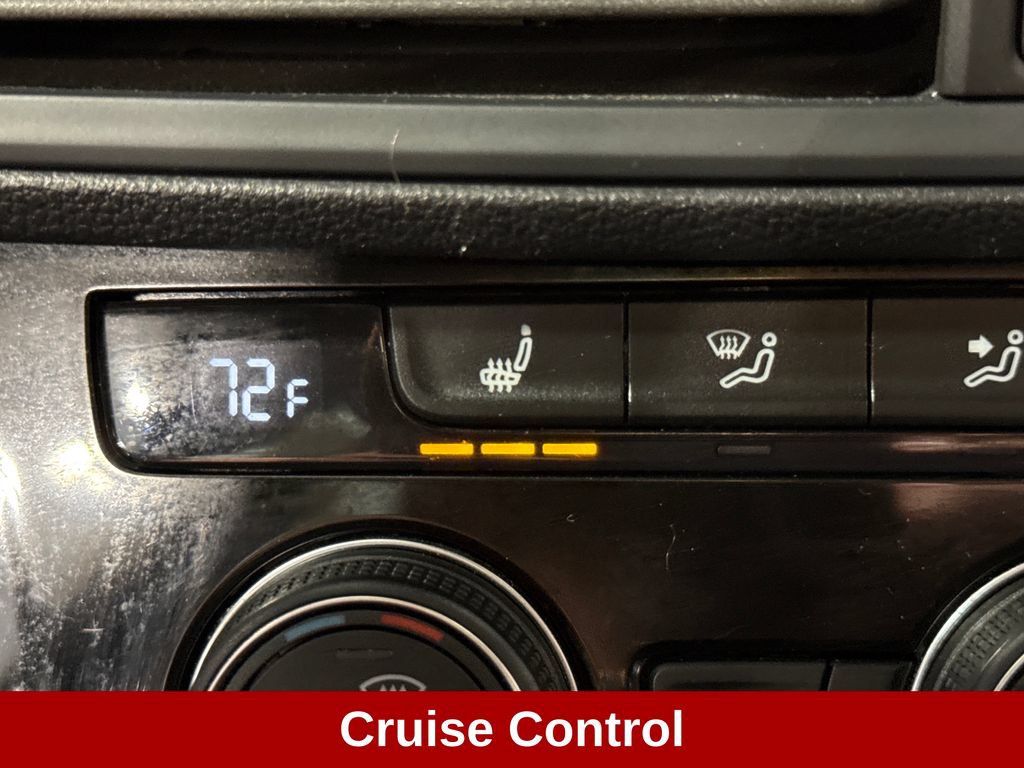 Used 2024 Volkswagen Jetta SE FWD image 16