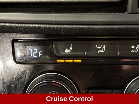 Used 2024 Volkswagen Jetta SE FWD image 16