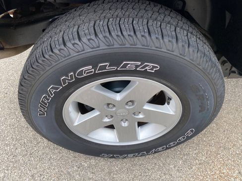 Used 2012 Jeep Wrangler Sport AWD/4WD image 10