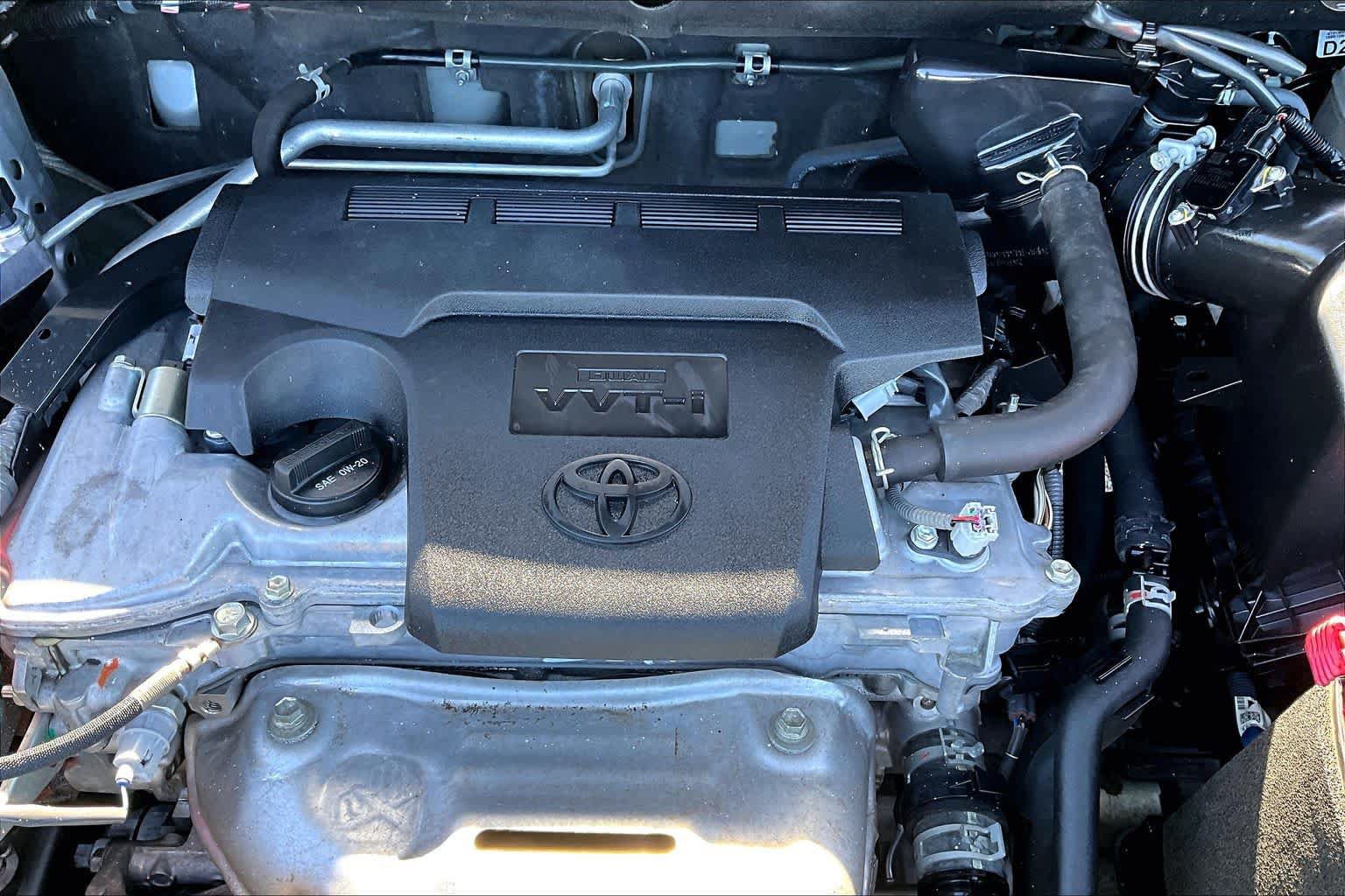 Used 2018 Toyota RAV4 XLE AWD/4WD image 32