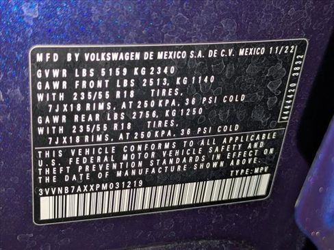 Used 2023 Volkswagen Tiguan SE w/ Panoramic Sunroof Package image 27