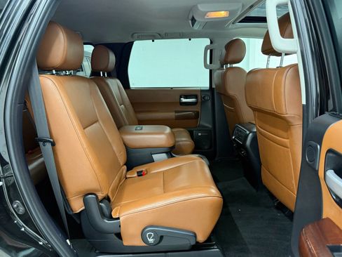 Used 2014 Toyota Sequoia Platinum AWD/4WD image 24