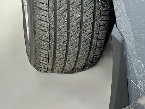 Used 2025 Toyota Corolla LE image 40