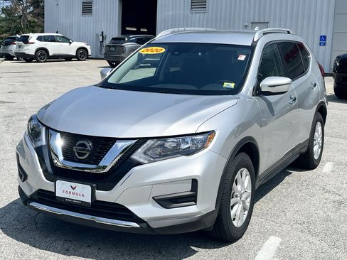 Used 2020 Nissan Rogue SV AWD/4WD image 3