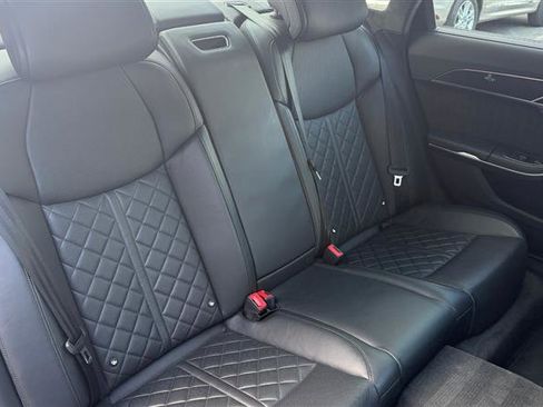 Used 2020 Audi S8 L image 26