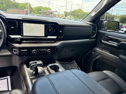 Used 2024 Chevrolet Silverado 1500 LT Trail Boss w/ Convenience Package II AWD/4WD image 23