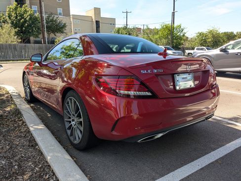Used 2017 Mercedes-Benz SLC 300 image 7