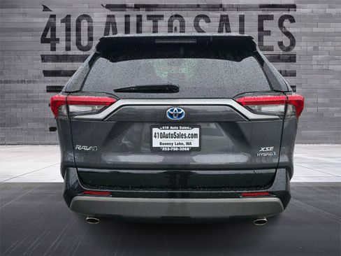 Used 2020 Toyota RAV4 XSE w/ XSE Grade Weather Package image 4
