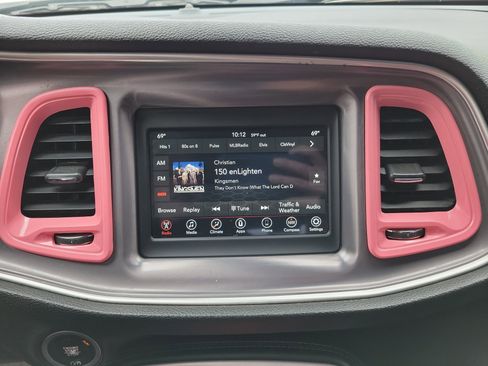 Used 2022 Dodge Challenger SXT w/ Blacktop Package image 9