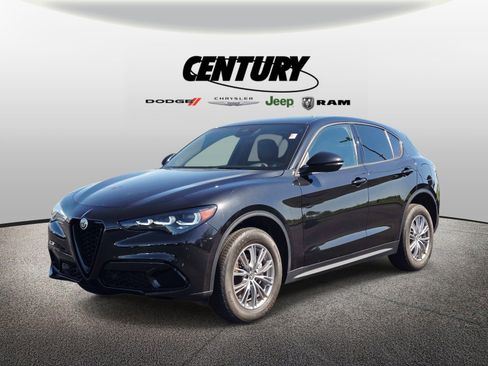 Used 2024 Alfa Romeo Stelvio Sprint AWD/4WD image 8