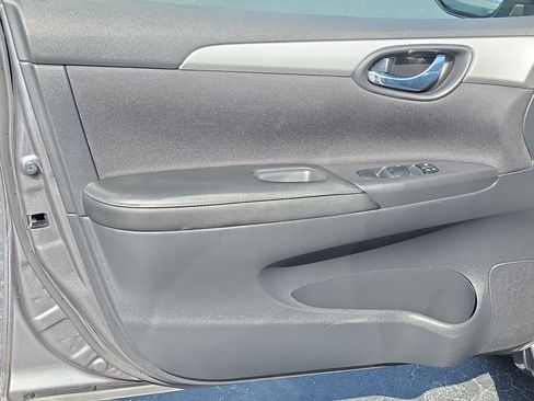 Used 2019 Nissan Sentra S w/ Appearance Package FWD image 15