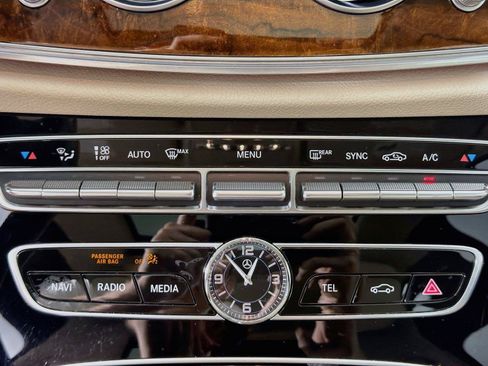 Used 2018 Mercedes-Benz E 300 image 15