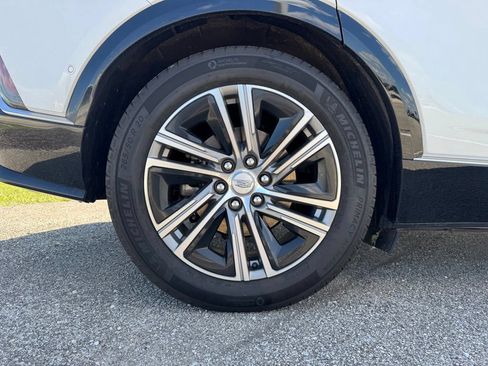 Certified 2025 Cadillac Lyriq Luxury AWD/4WD image 16