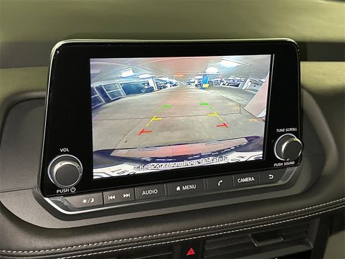 Used 2024 Nissan Rogue S image 23