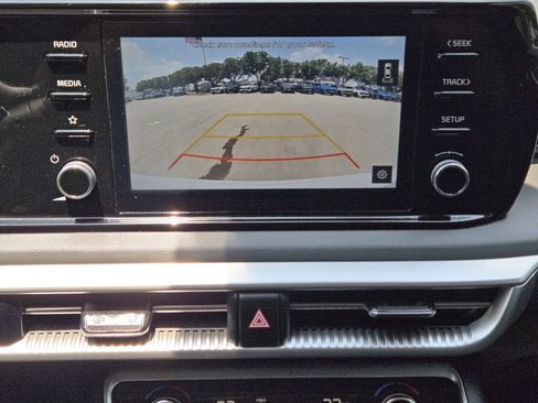Used 2022 Kia K5 LXS FWD image 7