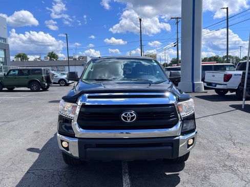 Used 2017 Toyota Tundra SR5 AWD/4WD image 2