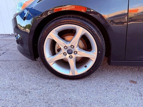 Used 2012 Ford Focus Titanium FWD image 14