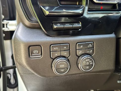 Certified 2025 Chevrolet Silverado 2500 ZR2 w/ ZR2 Bison Edition AWD/4WD image 27