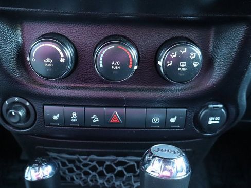 Used 2016 Jeep Wrangler Unlimited Sport image 10