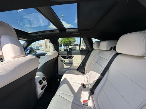 New 2027 Mercedes-Benz GLC 300 4MATIC image 32