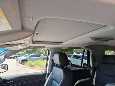 Used 2020 GMC Yukon SLT w/ Premium Edition RWD image 32