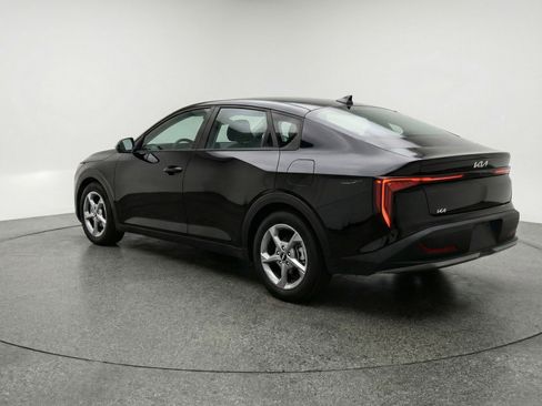 Used 2025 Kia K4 LXS FWD image 6