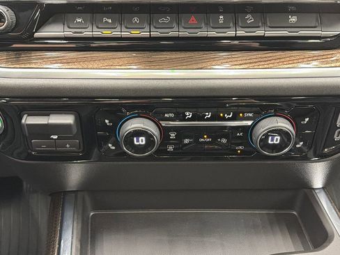 Used 2025 Chevrolet Silverado 1500 LT Trail Boss w/ LT Trail Boss Premium Package image 24