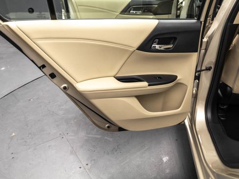 Used 2017 Honda Accord EX-L image 30