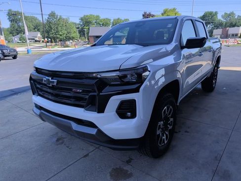 Used 2026 Chevrolet Colorado Z71 w/ Technology Package AWD/4WD image 4