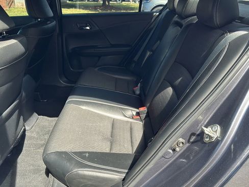 Used 2017 Honda Accord Sport image 11
