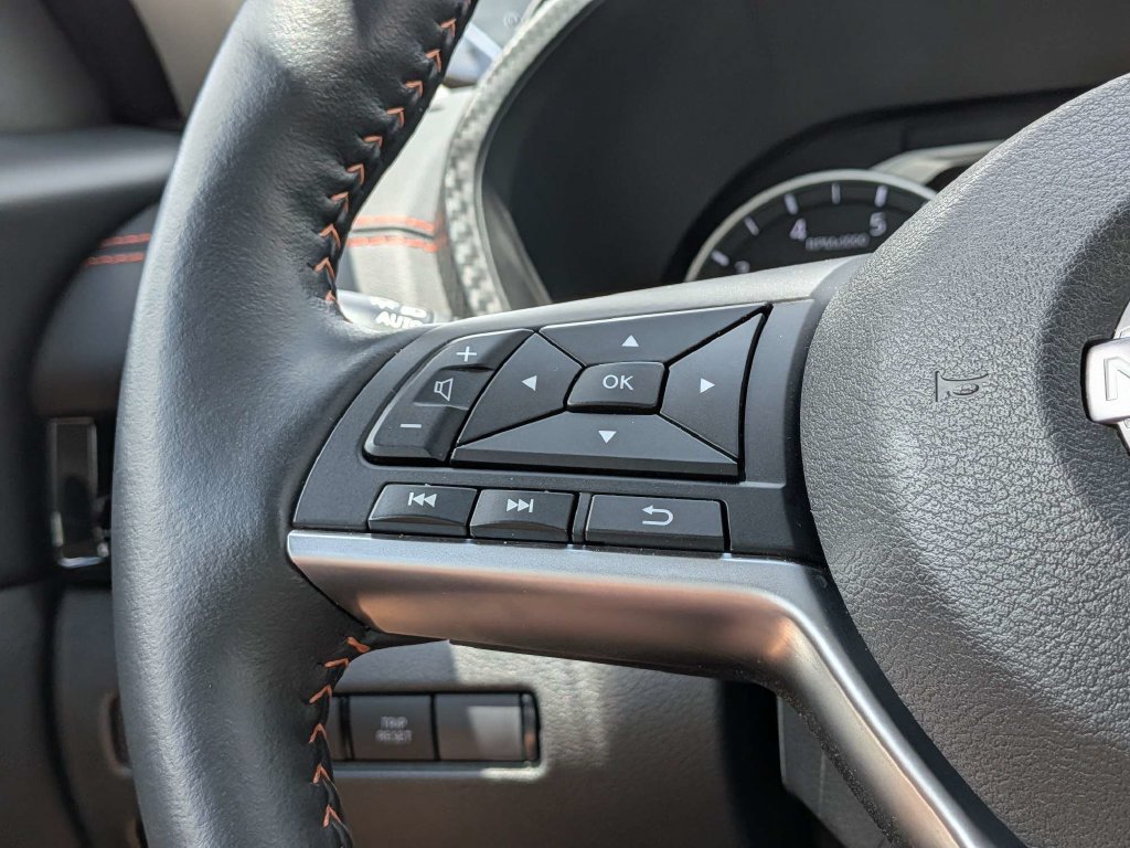 Used 2025 Nissan Sentra SR w/ SR Premium Package FWD image 30