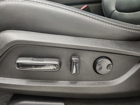 Used 2025 Honda Pilot EX-L image 18