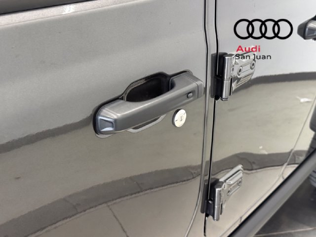 Used 2025 Jeep Gladiator Rubicon w/ Safety Group AWD/4WD image 9