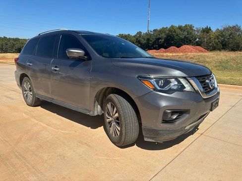 Used 2020 Nissan Pathfinder SL AWD/4WD image 3