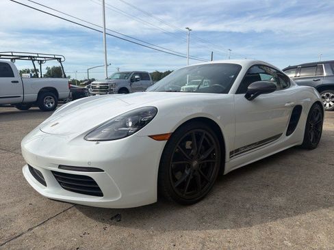 Used 2021 Porsche 718 Cayman RWD image 15