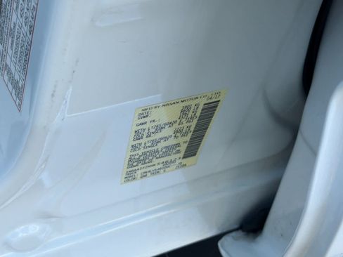 Used 2017 Nissan Titan SL RWD image 31