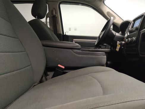 Used 2020 RAM 1500 Classic SLT RWD image 21