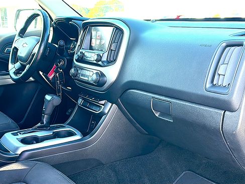 Used 2016 Chevrolet Colorado LT w/ LT Convenience Package RWD image 22