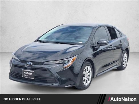 Used 2025 Toyota Corolla LE FWD image 1