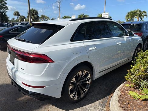 Used 2025 Audi Q8 Prestige w/ Prestige Package image 6