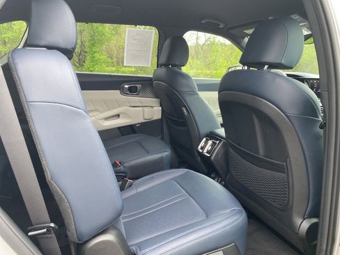 Certified 2023 Kia Sorento SX Prestige AWD/4WD image 14