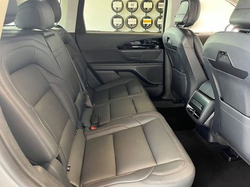 Used 2026 Lincoln Nautilus Premier AWD/4WD image 18
