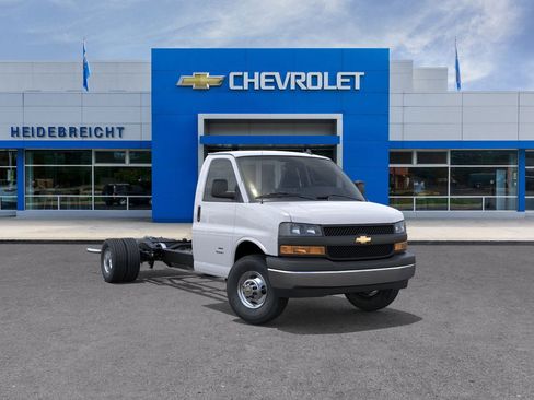 New 2025 Chevrolet Express 3500 image 25