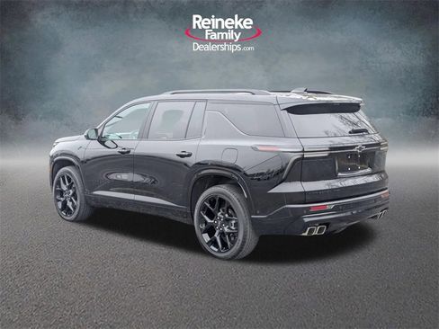Used 2024 Chevrolet Traverse RS image 8