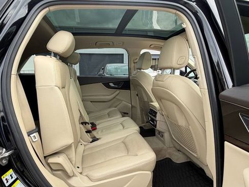 Used 2019 Audi Q7 3.0T Premium Plus w/ Premium Plus Package AWD/4WD image 12