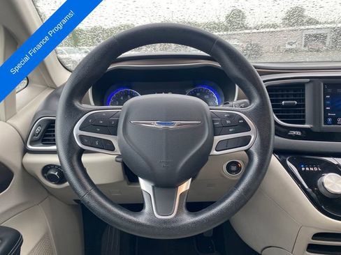 Used 2021 Chrysler Voyager Lxi image 16